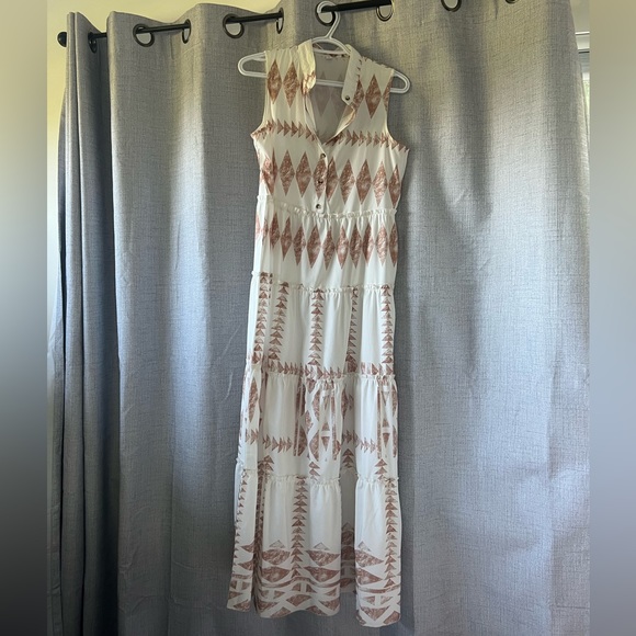 Light Brown and white pattern long sleeveless dress - Picture 1 of 5